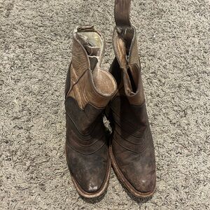 Women’s cowgirl bootie (circle G)